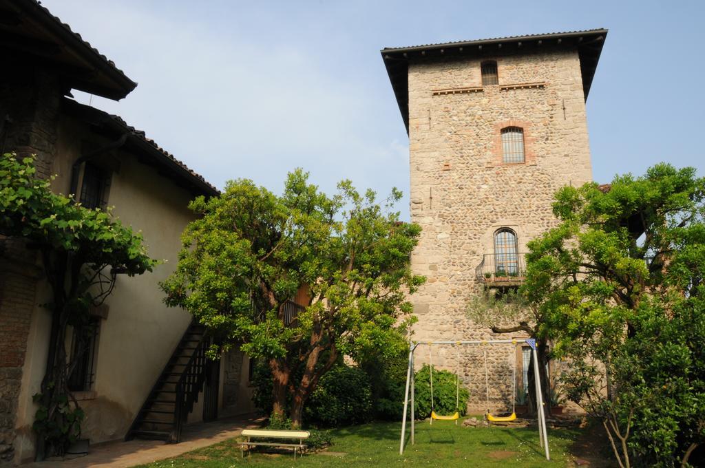 مبيت وإفطار Marne di Filago La Torre Medioevale المظهر الخارجي الصورة