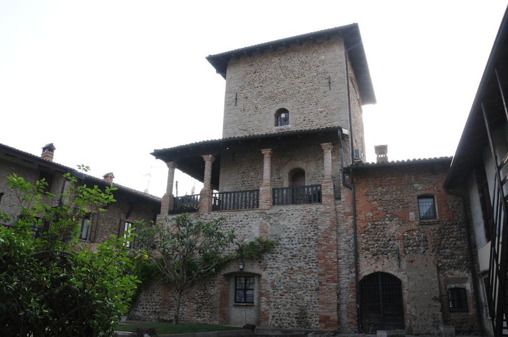 مبيت وإفطار Marne di Filago La Torre Medioevale المظهر الخارجي الصورة