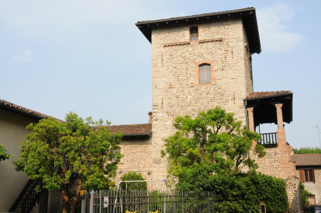 مبيت وإفطار Marne di Filago La Torre Medioevale المظهر الخارجي الصورة