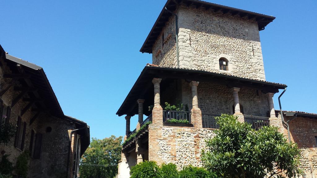 مبيت وإفطار Marne di Filago La Torre Medioevale المظهر الخارجي الصورة